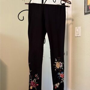 Johnny Was Black Floral Embroidered Leggings